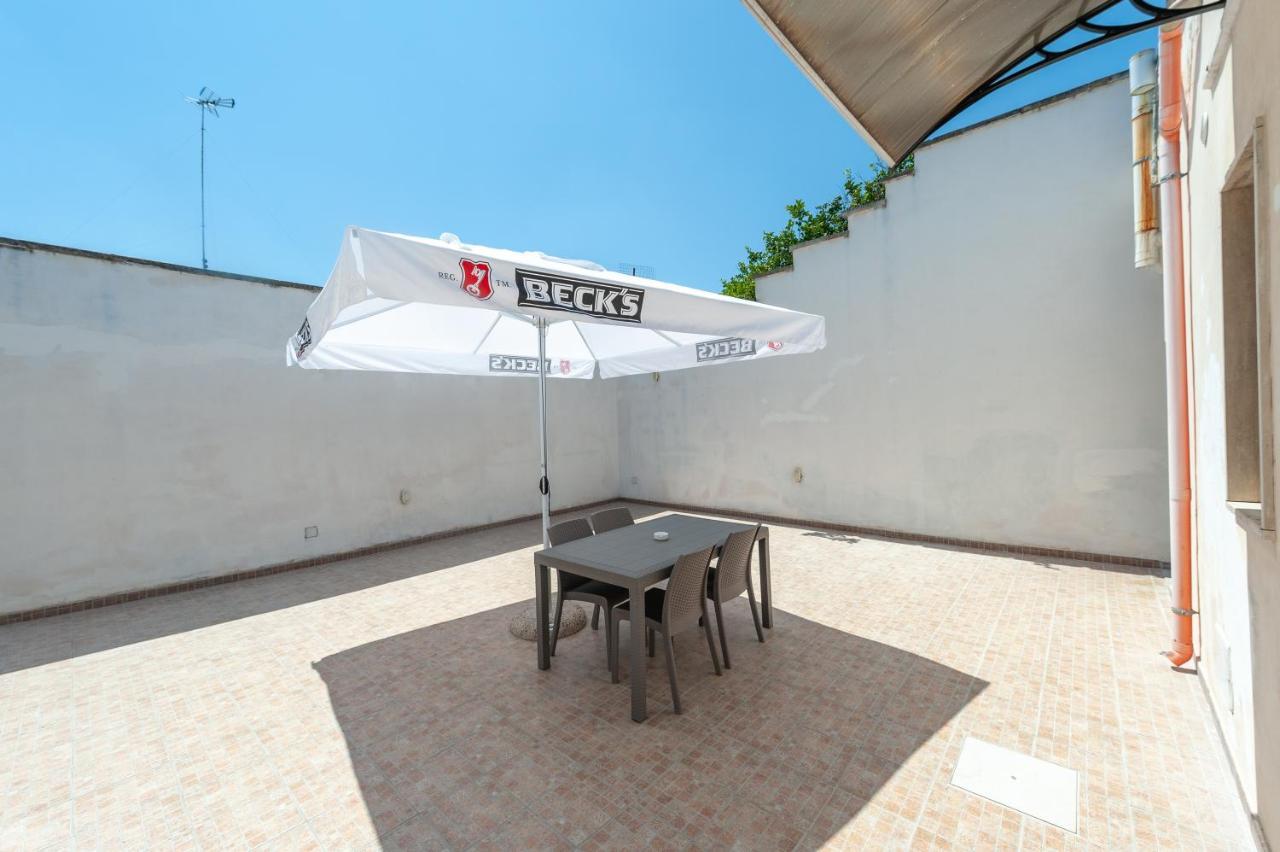 Casa Vacanze Petra Squinzano Exteriör bild